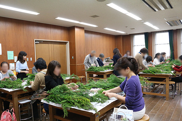 クリスマスリースレッスン FWJ理事校アトリエチアーが西宮市公民館で講習を担当させていただきました