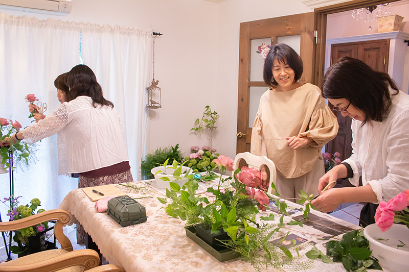フラワーアレンジメント教室を開校 開業したい方へ 一般社団法人flower Works Japan